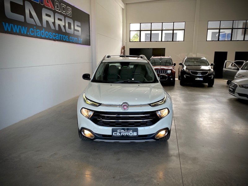TORO 2.0 16V TURBO DIESEL VOLCANO AT9 4X4 AUTOMÁTICO - 2018 - LAJEADO