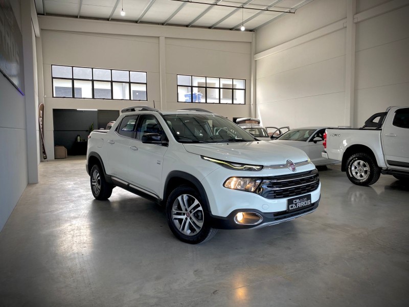 TORO 2.0 16V TURBO DIESEL VOLCANO AT9 4X4 AUTOMÁTICO - 2018 - LAJEADO