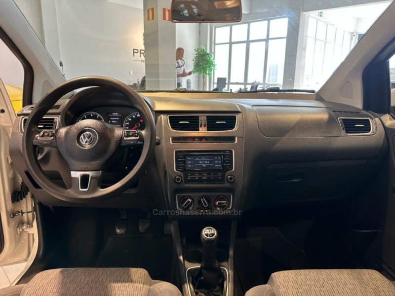 FOX 1.0 MI TRENDLINE 8V FLEX 4P MANUAL - 2014 - CAXIAS DO SUL