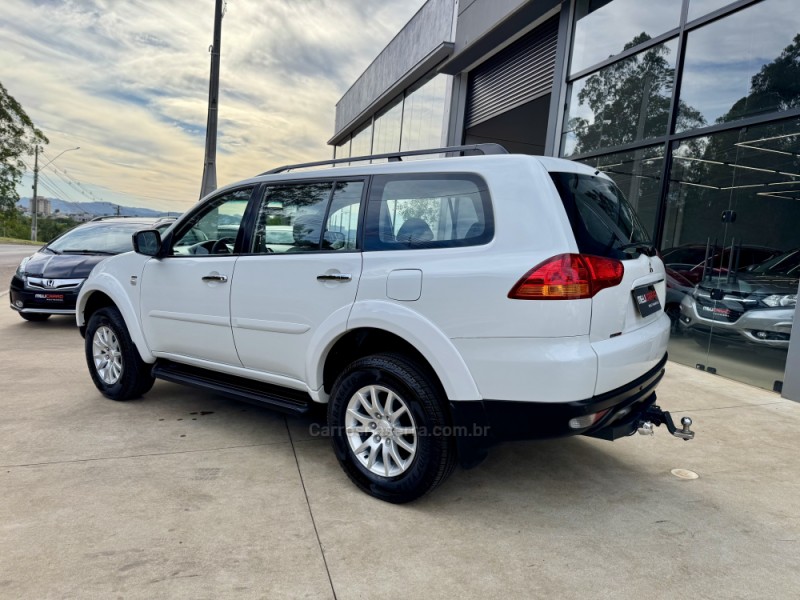 PAJERO DAKAR 3.2 HPE 4X4 7 LUGARES 16V TURBO INTERCOOLER DIESEL 4P AUTOMÁTICO - 2010 - LAJEADO
