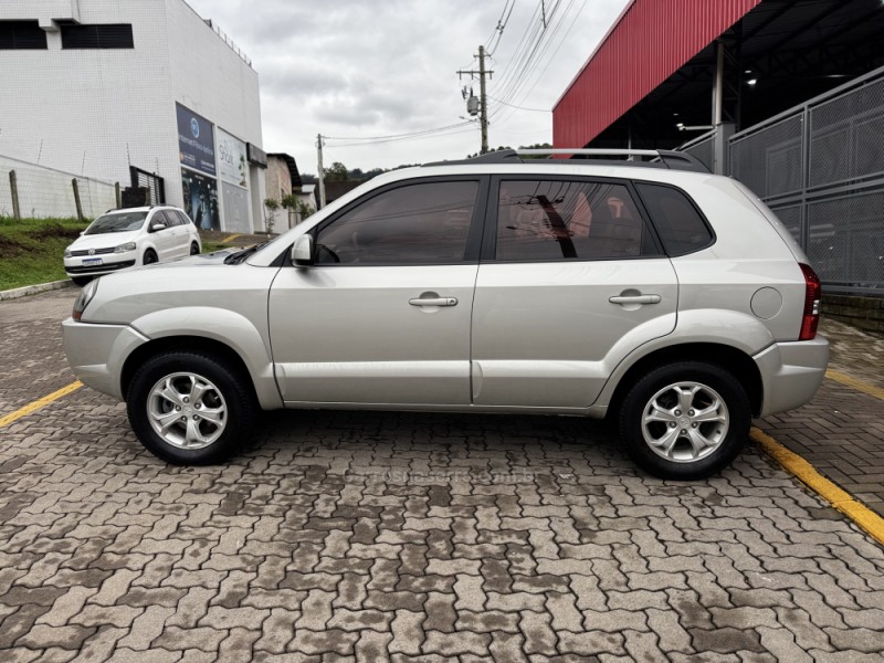 tucson 2.0 mpfi gls 16v 143cv 2wd flex 4p automatico 2013 feliz