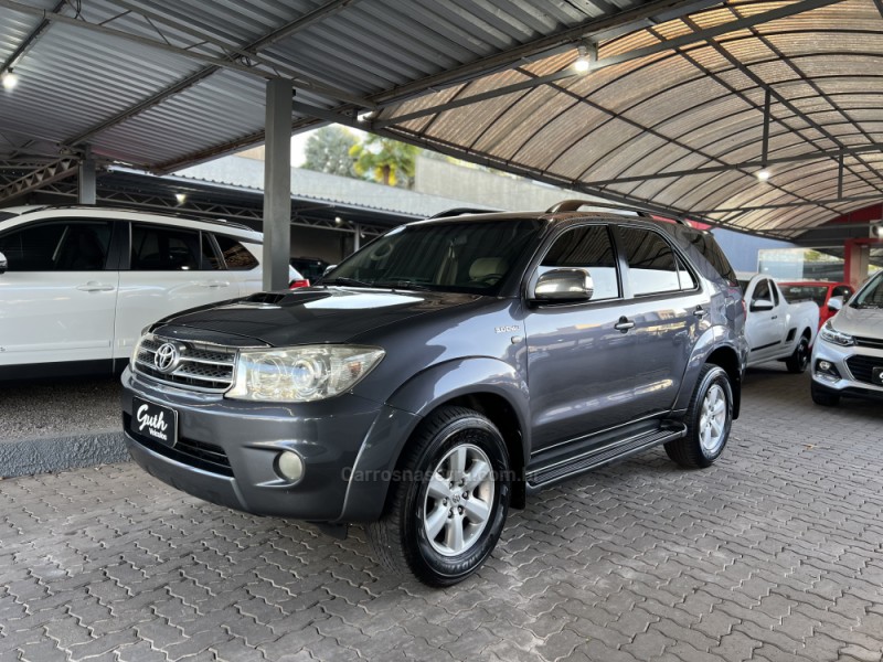 hilux sw4 3.0 srv 4x4 7 lugares 16v turbo intercooler diesel 4p automatico 2011 bom principio
