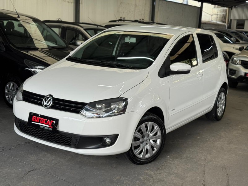 VOLKSWAGEN - FOX - 2011/2012 - Branca - R$ 32.900,00