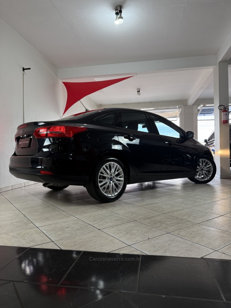 FOCUS 2.0 SE PLUS SEDAN 16V FLEX 4P AUTOMÁTICO - 2018 - GUAPORé