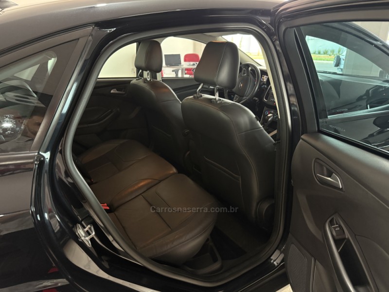 FOCUS 2.0 SE PLUS SEDAN 16V FLEX 4P AUTOMÁTICO - 2018 - GUAPORé