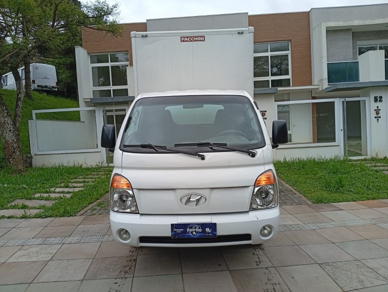 HR 2.5 TCI HDB BAU 4X2 8V 97CV TURBO INTERCOOLER DIESEL 2P MANUAL - 2011 - FARROUPILHA