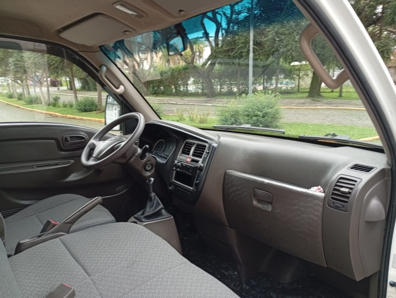 HR 2.5 TCI HDB BAU 4X2 8V 97CV TURBO INTERCOOLER DIESEL 2P MANUAL - 2011 - FARROUPILHA