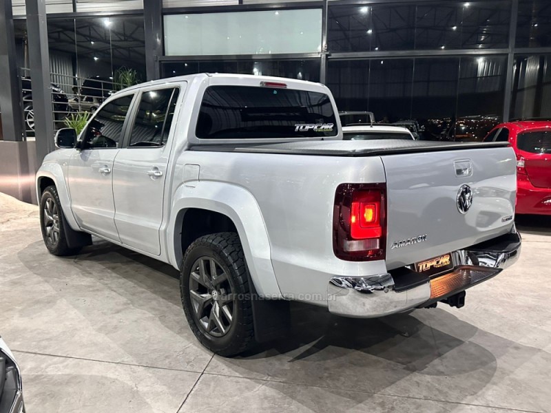 AMAROK 2.0 HIGHLINE 4X4 CD 16V TURBO INTERCOOLER DIESEL 4P AUTOMÁTICO - 2019 - CAMPO BOM