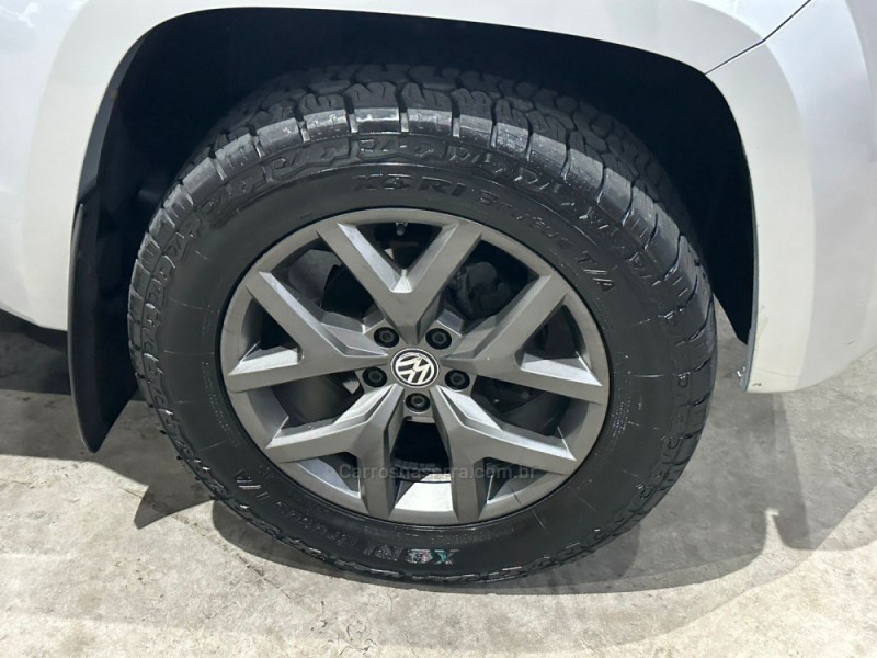 AMAROK 2.0 HIGHLINE 4X4 CD 16V TURBO INTERCOOLER DIESEL 4P AUTOMÁTICO - 2019 - CAMPO BOM