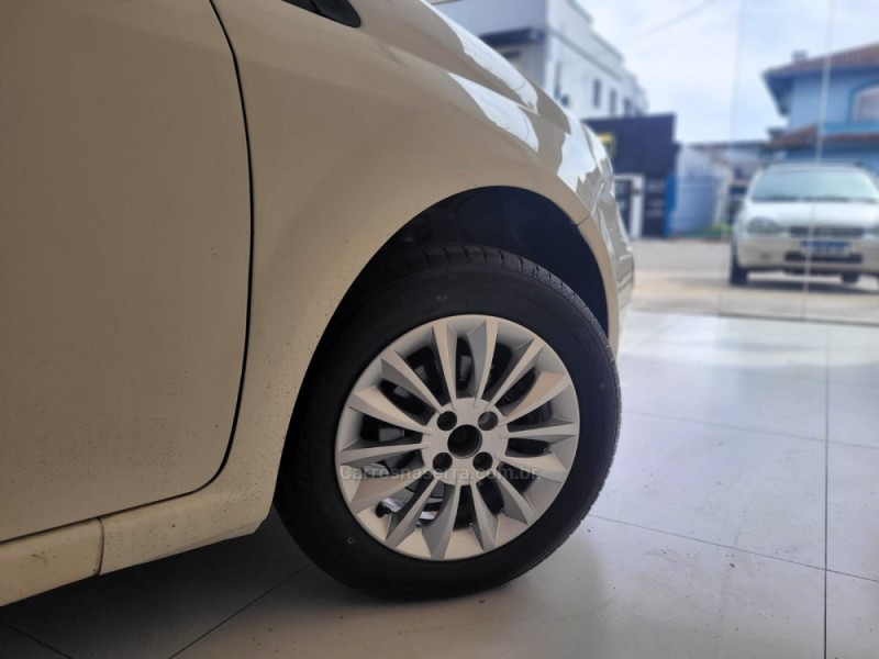 PUNTO 1.4 ATTRACTIVE 8V FLEX 4P MANUAL - 2014 - CANELA