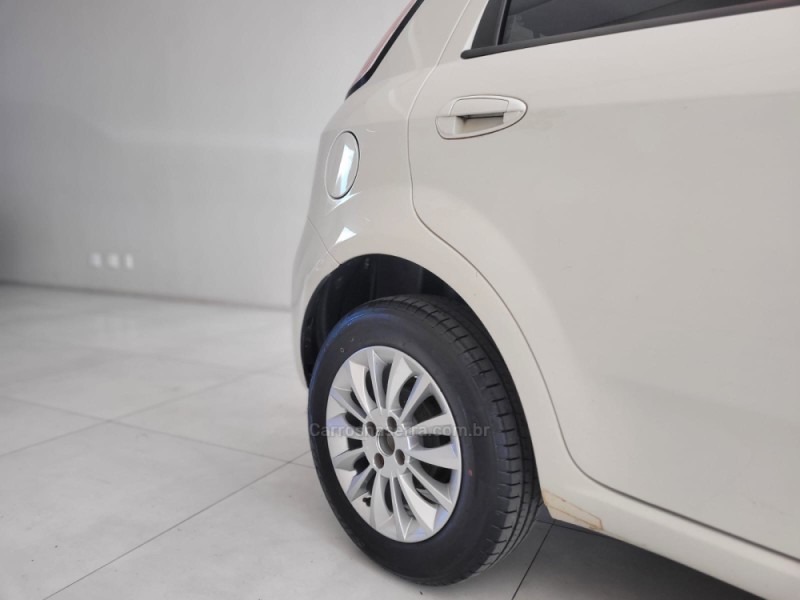 PUNTO 1.4 ATTRACTIVE 8V FLEX 4P MANUAL - 2014 - CANELA