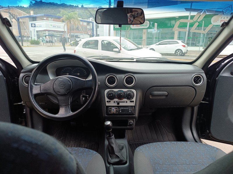 CELTA 1.0 MPFI VHC SUPER 8V GASOLINA 4P MANUAL - 2005 - FLORES DA CUNHA