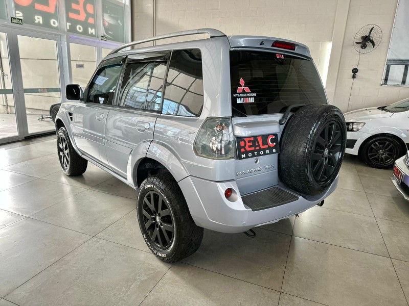 PAJERO TR4 2.0 4X4 16V 140CV FLEX 4P AUTOMÁTICO - 2010 - CAXIAS DO SUL