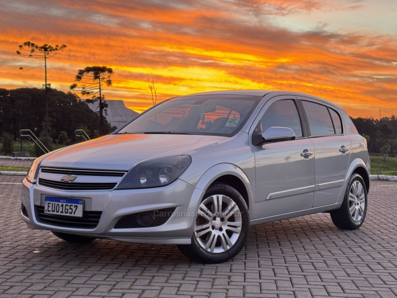 VECTRA 2.0 MPFI GT HATCH 8V FLEX 4P MANUAL