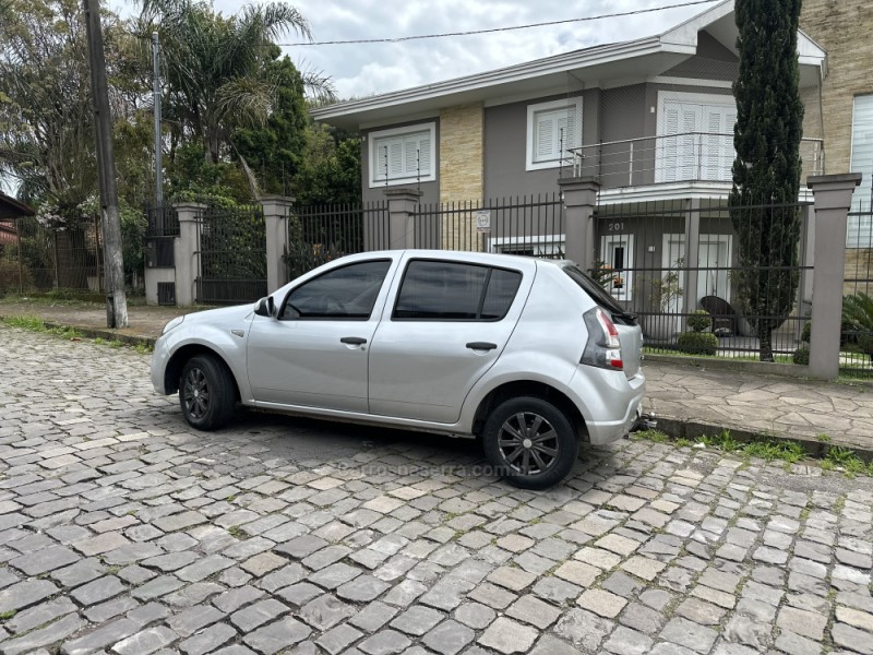 SANDERO 1.0 EXPRESSION 16V FLEX 4P MANUAL - 2014 - CAXIAS DO SUL