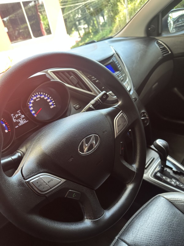 HB20S 1.6 COMFORT PLUS 16V FLEX 4P AUTOMÁTICO - 2015 - CAXIAS DO SUL