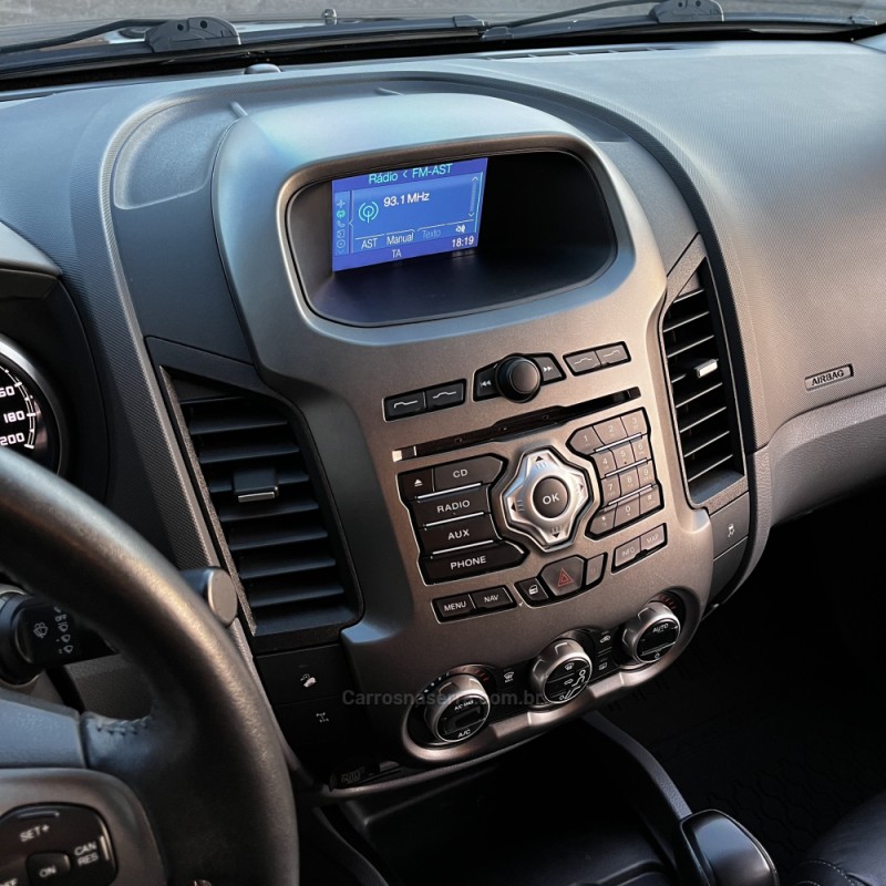RANGER 3.2 LIMITED 4X4 CD 20V DIESEL 4P AUTOMÁTICO - 2015 - VACARIA