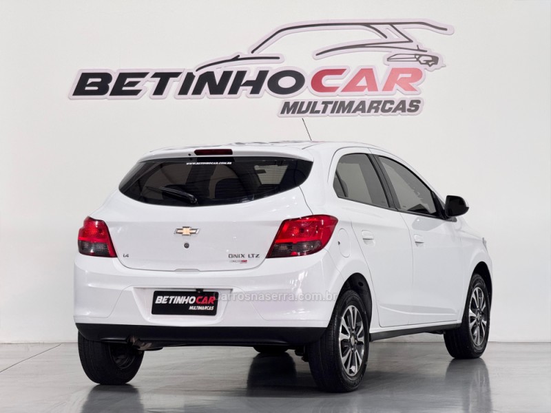 ONIX 1.4 MPFI LTZ 8V FLEX 4P MANUAL - 2016 - ESTâNCIA VELHA