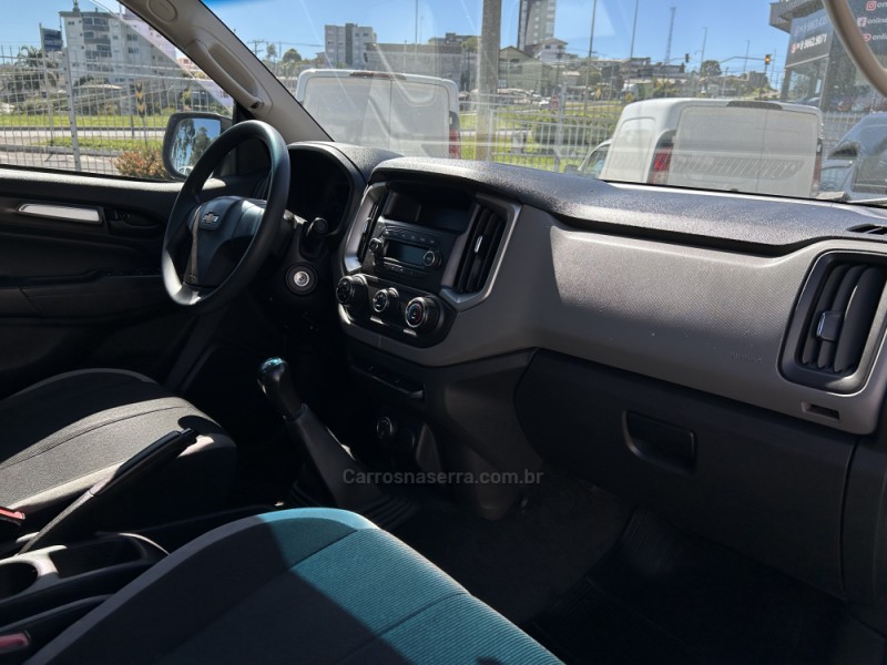 S10 2.8 LS 4X4 CD 16V TURBO DIESEL 4P MANUAL - 2022 - FARROUPILHA