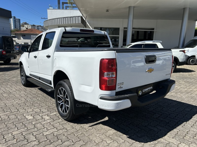 S10 2.8 LS 4X4 CD 16V TURBO DIESEL 4P MANUAL - 2022 - FARROUPILHA