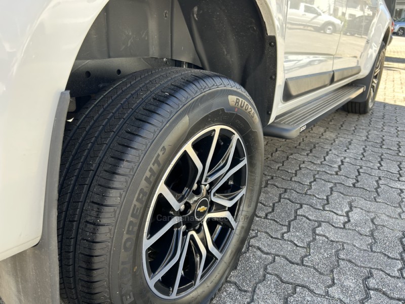 S10 2.8 LS 4X4 CD 16V TURBO DIESEL 4P MANUAL - 2022 - FARROUPILHA