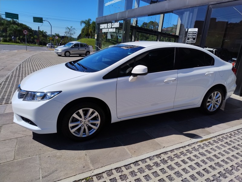 CIVIC 1.8 LXS 16V FLEX 4P AUTOMÁTICO