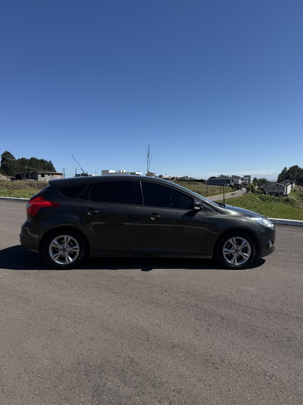 FOCUS 1.6 SE 16V FLEX 4P MANUAL - 2015 - FARROUPILHA