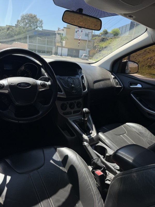FOCUS 1.6 SE 16V FLEX 4P MANUAL - 2015 - FARROUPILHA