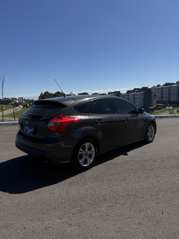 FOCUS 1.6 SE 16V FLEX 4P MANUAL - 2015 - FARROUPILHA