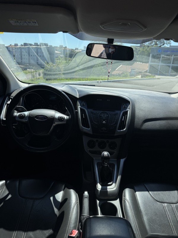 FOCUS 1.6 SE 16V FLEX 4P MANUAL - 2015 - FARROUPILHA