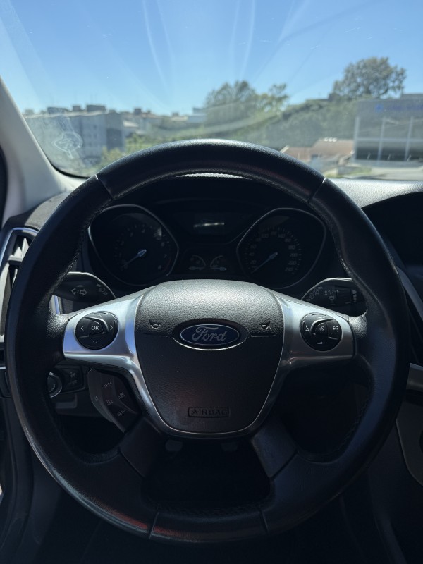FOCUS 1.6 SE 16V FLEX 4P MANUAL - 2015 - FARROUPILHA