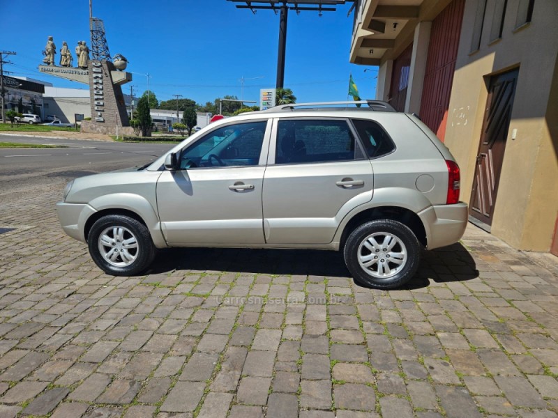 TUCSON 2.0 MPFI GL 16V 142CV 2WD GASOLINA 4P MANUAL - 2011 - VERANóPOLIS