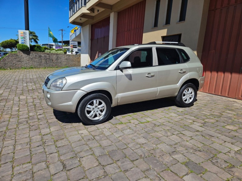 TUCSON 2.0 MPFI GL 16V 142CV 2WD GASOLINA 4P MANUAL - 2011 - VERANóPOLIS