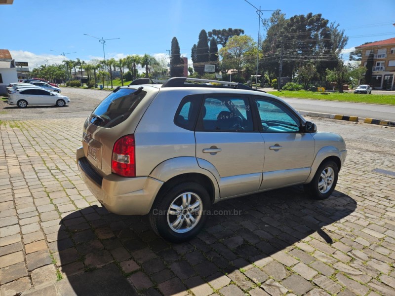 TUCSON 2.0 MPFI GL 16V 142CV 2WD GASOLINA 4P MANUAL - 2011 - VERANóPOLIS