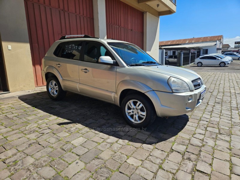 TUCSON 2.0 MPFI GL 16V 142CV 2WD GASOLINA 4P MANUAL - 2011 - VERANóPOLIS
