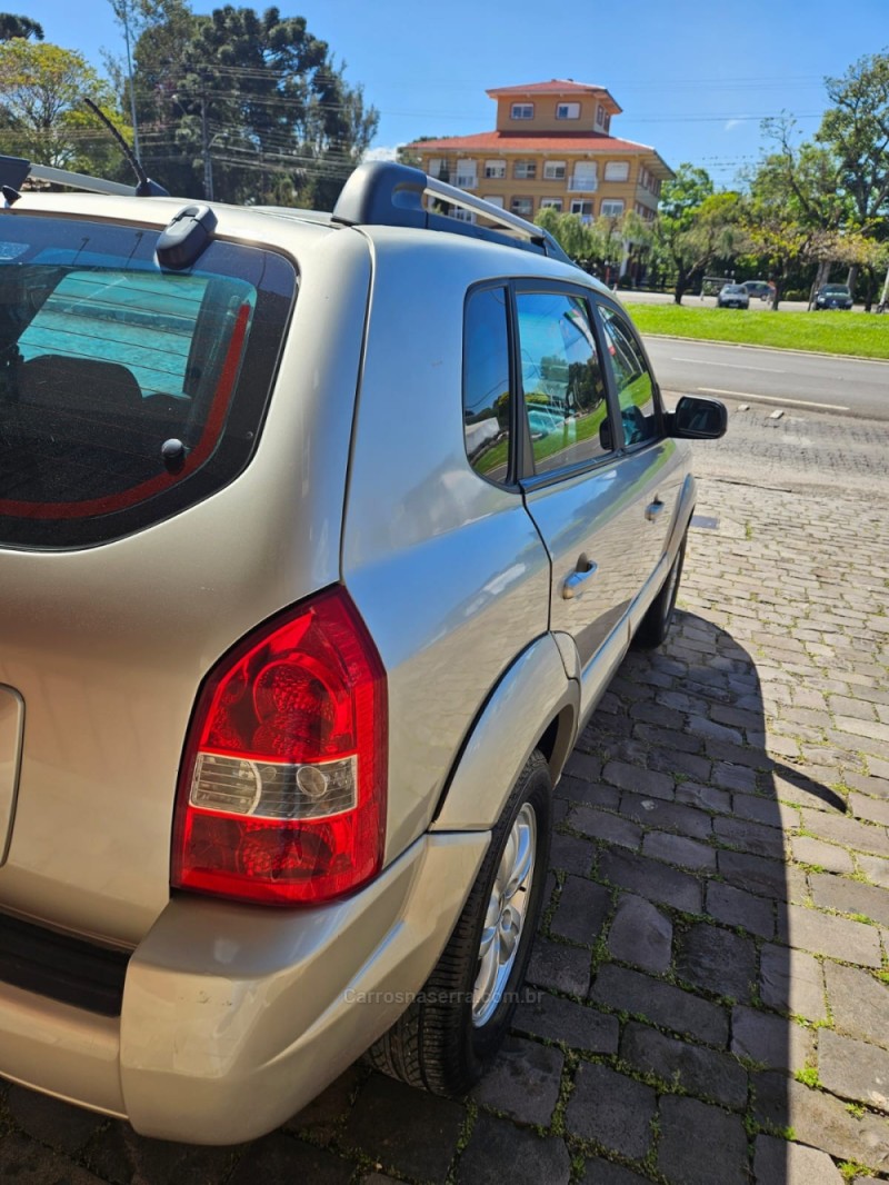 TUCSON 2.0 MPFI GL 16V 142CV 2WD GASOLINA 4P MANUAL - 2011 - VERANóPOLIS