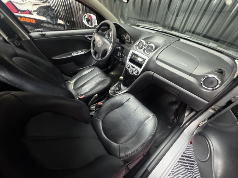 J3 1.4 16V GASOLINA 4P MANUAL - 2011 - CAXIAS DO SUL