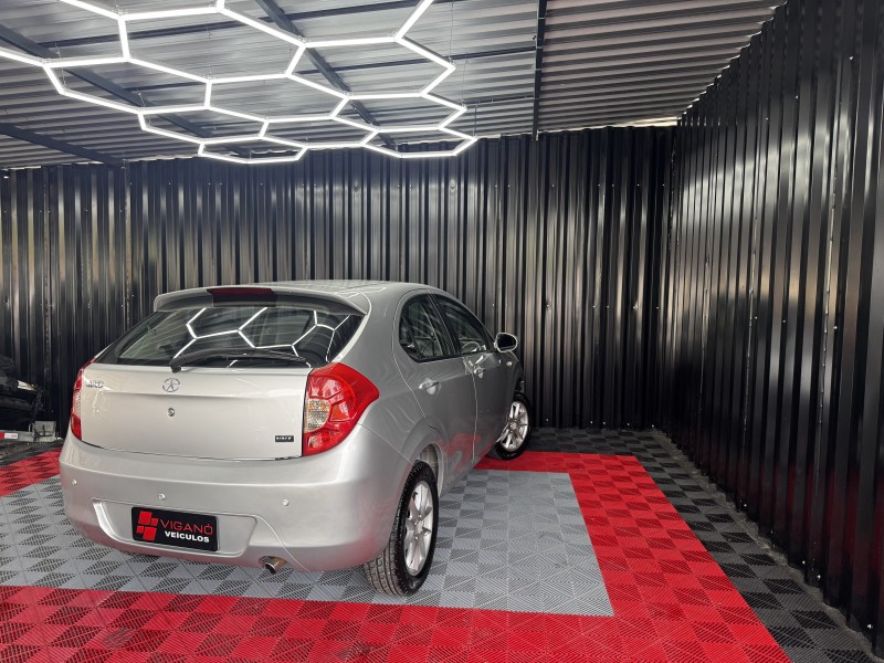 J3 1.4 16V GASOLINA 4P MANUAL - 2011 - CAXIAS DO SUL