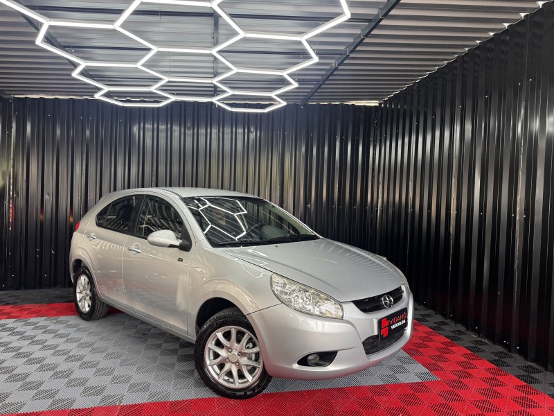 J3 1.4 16V GASOLINA 4P MANUAL - 2011 - CAXIAS DO SUL