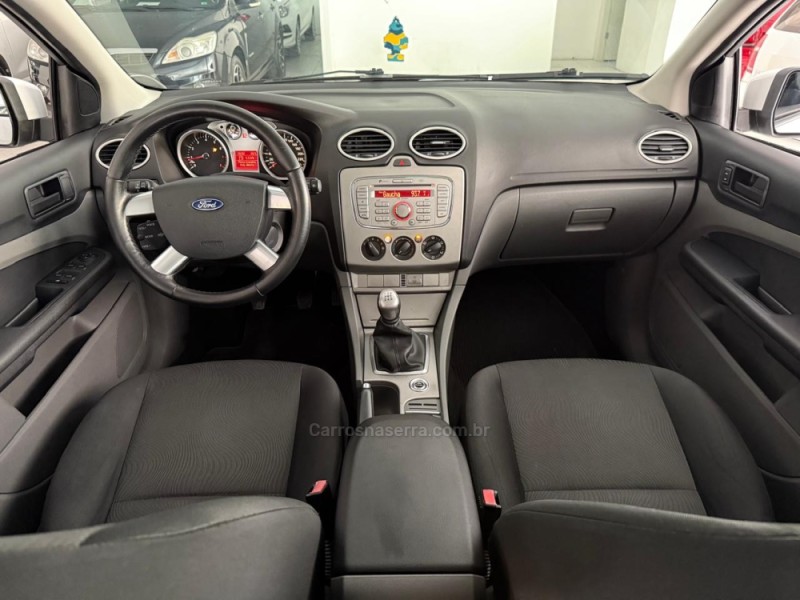 FOCUS 2.0 GLX 16V GASOLINA 4P MANUAL - 2013 - NOVO HAMBURGO