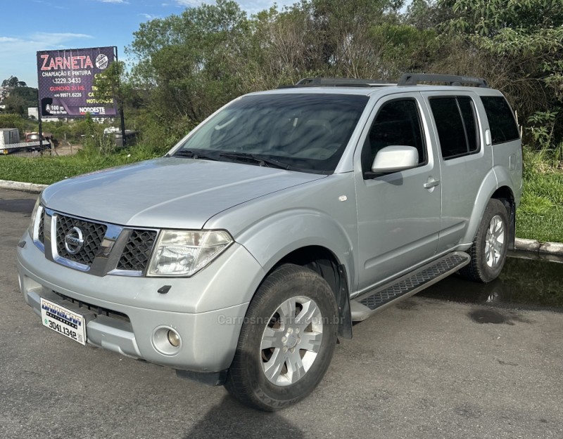 PATHFINDER 2.5 LE 4X4 TURBO INTERCOOLER DIESEL 4P AUTOMÁTICO - 2006 - CAXIAS DO SUL