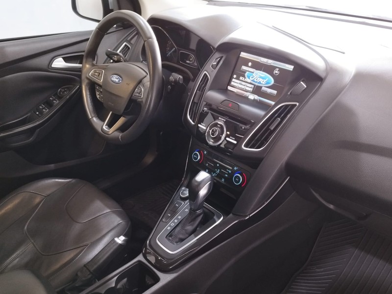 FOCUS 2.0 TITANIUM PLUS HATCH 16V FLEX 4P AUTO - 2016 - CAXIAS DO SUL