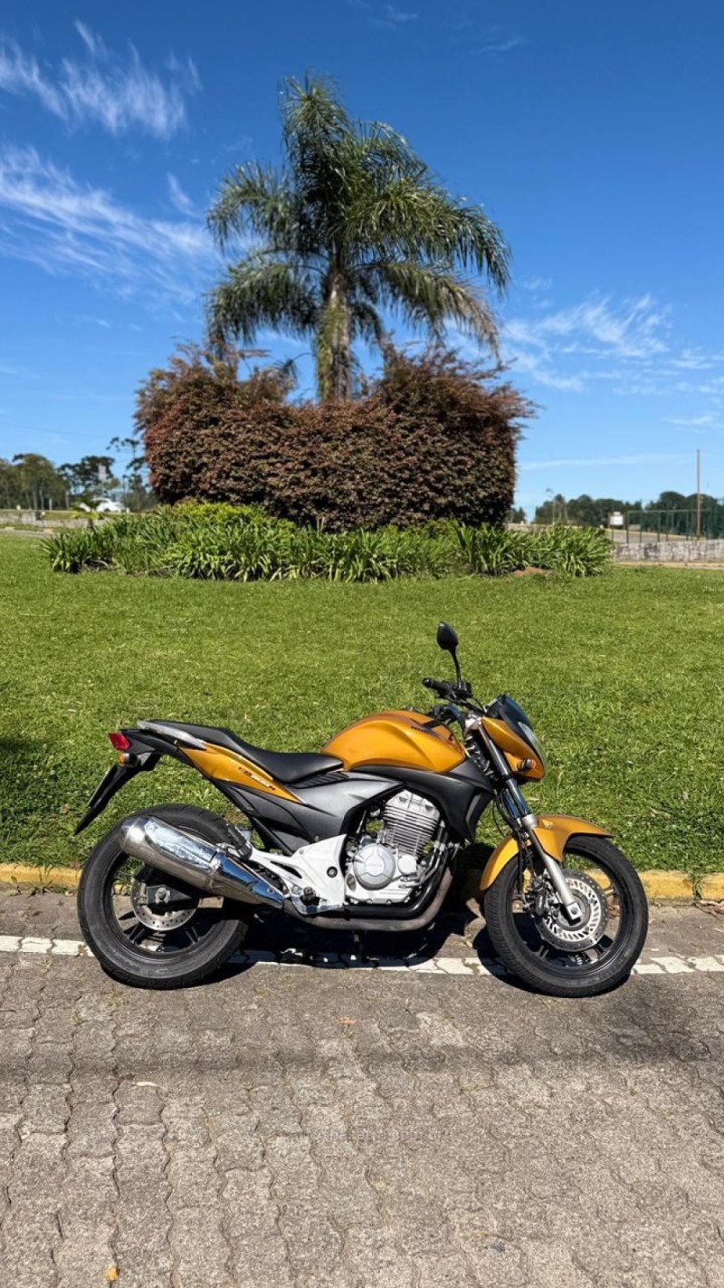 CB 300R ABS - 2010 - CAXIAS DO SUL