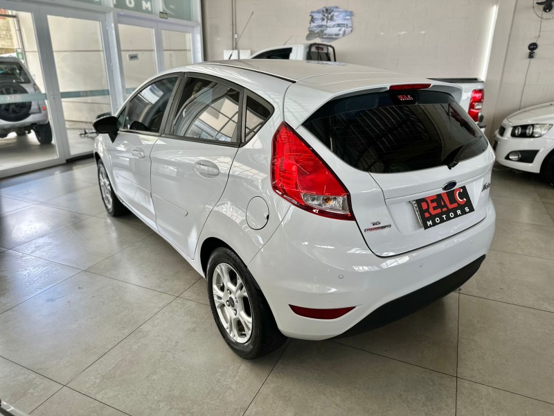 FIESTA 1.6 SE HATCH 16V FLEX 4P AUTOMÁTICO - 2015 - CAXIAS DO SUL