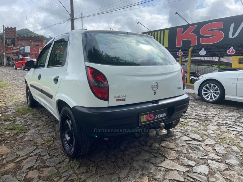 CELTA 1.0 MPFI SPIRIT 8V FLEX 4P MANUAL - 2004 - DOIS IRMãOS