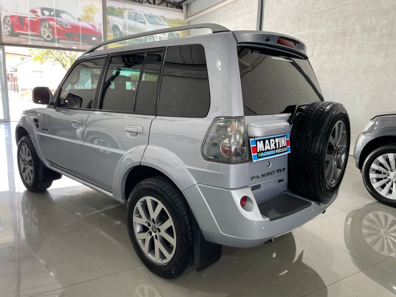 PAJERO TR4 2.0 4X4 16V 140CV FLEX 4P AUTOMÁTICO - 2014 - CAXIAS DO SUL