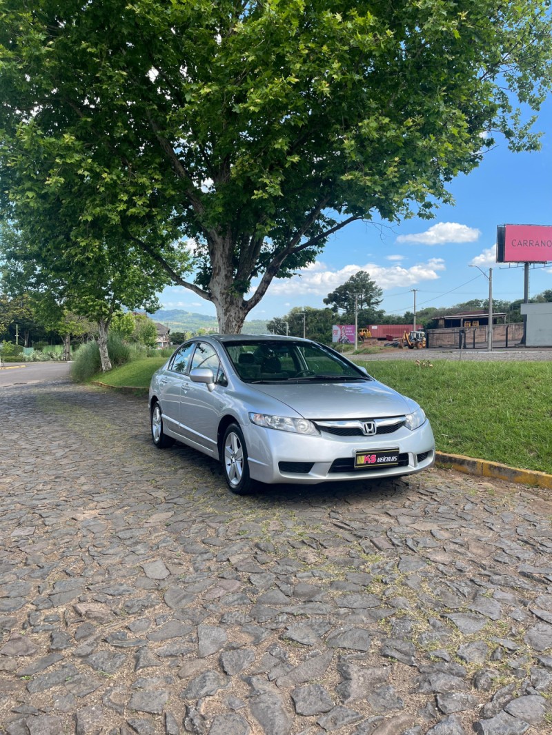 CIVIC 1.8 LXS 16V FLEX 4P AUTOMÁTICO - 2010 - DOIS IRMãOS