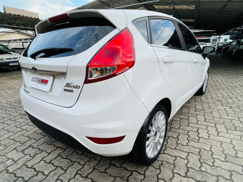 FIESTA 1.6 TITANIUM HATCH 16V FLEX 4P AUTOMÁTICO - 2017 - CAMPO BOM