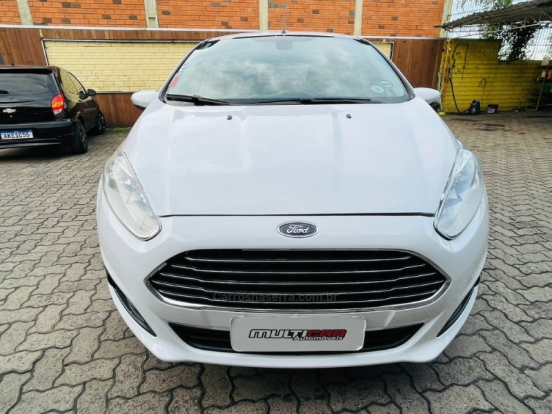 FIESTA 1.6 TITANIUM HATCH 16V FLEX 4P AUTOMÁTICO - 2017 - CAMPO BOM