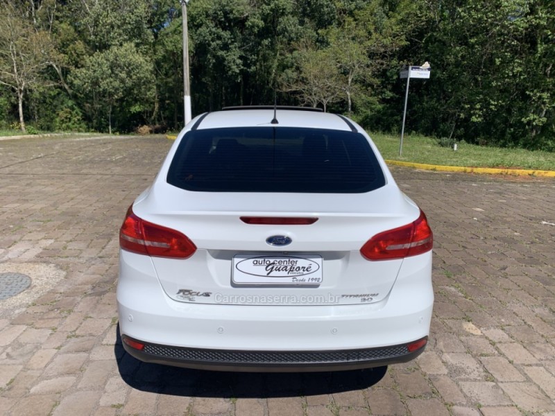 FOCUS 2.0 TITANIUM SEDAN 16V FLEX 4P AUTOMÁTICO - 2017 - GUAPORé